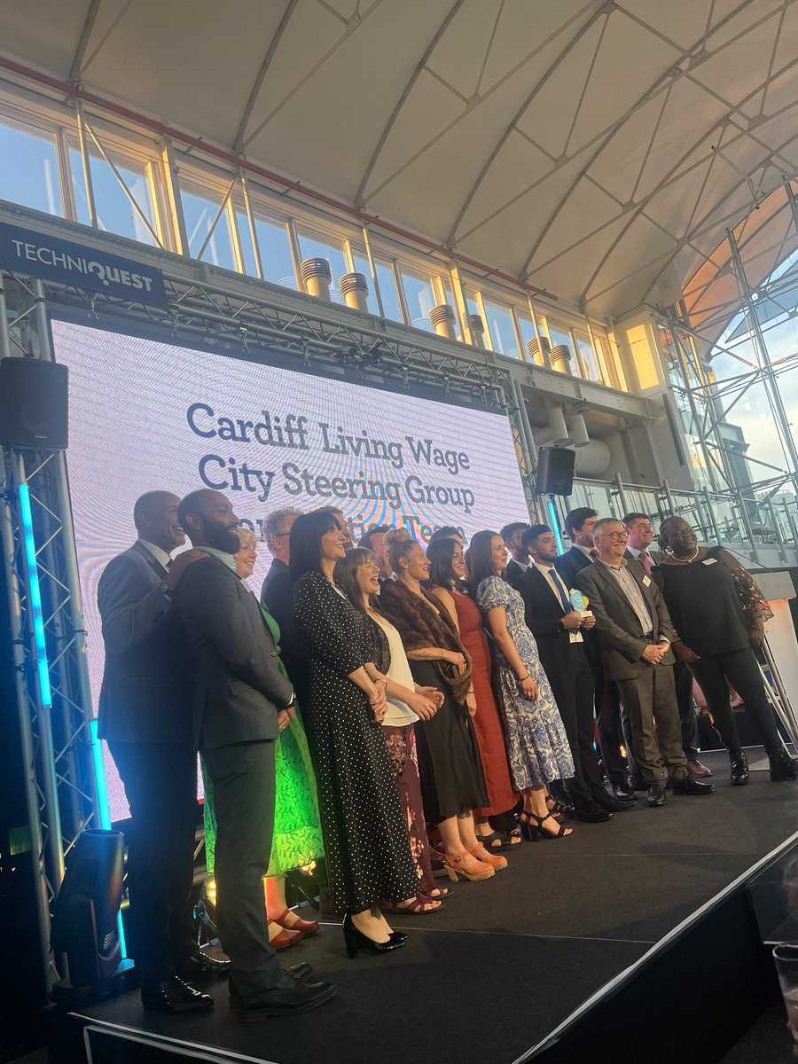 Huge congratulations to Cardiff Living Wage Steering Group and Action Team on their Local Champion Award! 🎉 
(and also the most people on the stage of the night award!)
