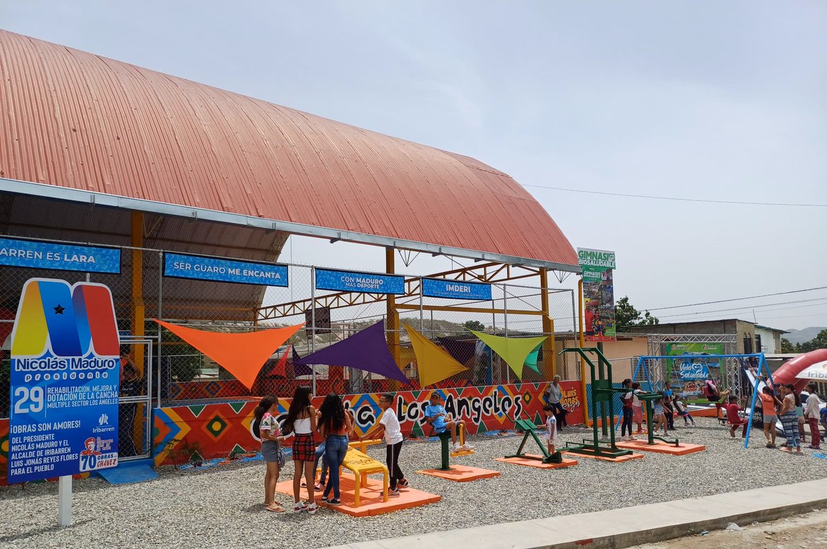 Cumpliendo con las solicitudes del pueblo y con el objetivo de continuar promoviendo el deporte, la actividad física, la recreación y el sano esparcimiento en el municipio Iribarren, <a href="/LuisJonasReyes/">Luis Jonás Reyes</a> entregó totalmente rehabilitada y mejorada la cancha múltiples de los Angeles.