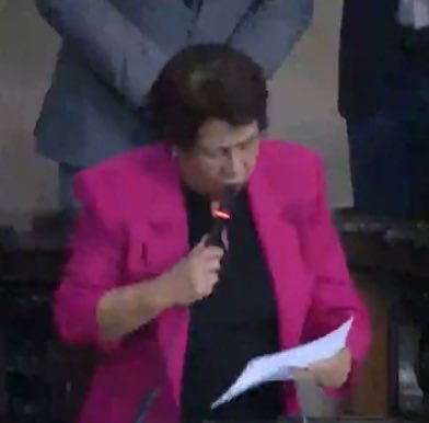Diputados Cuyeyos, ¡le va a dar el partatus a la viejita! Jajajajaja. 🎭😂 #XLegislatura #EnVivo #Semilla