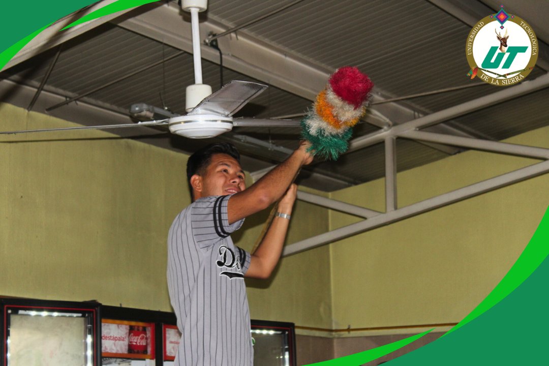 UT de la Sierra brilla con limpieza! Estudiantes y docentes unen fuerzas para mantener impecables comedor y cocina. #UTSierra #TrabajoEnEquipo #Higiene