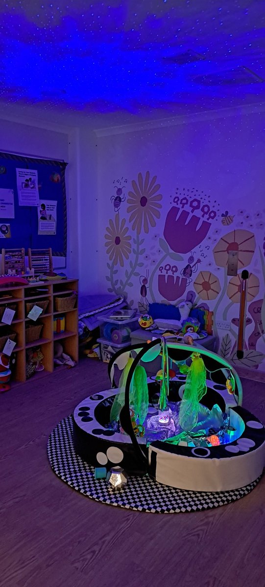 KingfisherMbu's tweet image. We love our baby sensory groups on the ward. This is set up every evening as part of our wind down for bedtime routine. Although it's called baby sensory it's great for both mums and babies.
#sensory #bedtimeroutines #coregulation