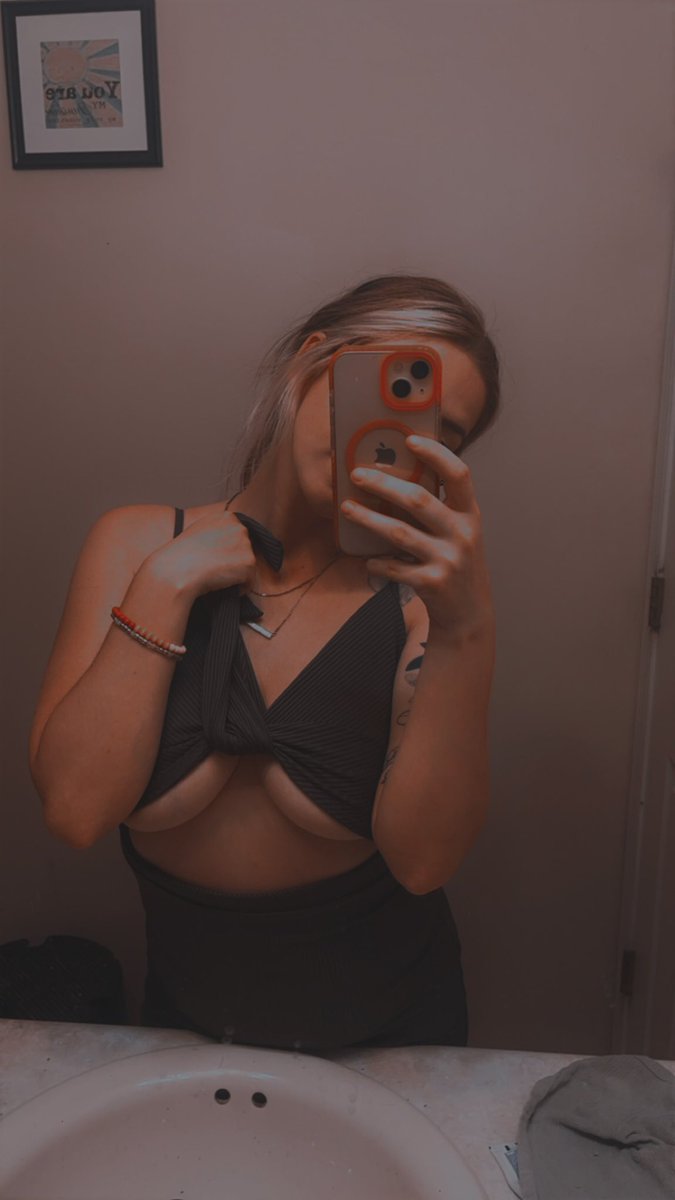 yourfav__milf's tweet photo. Made a Snapchat premium if anyone is interested 🥰 Kloudykay444 https://t.co/iYR1l497Ne
