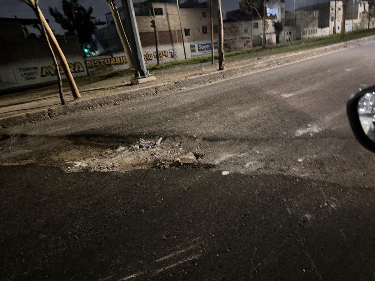 chatocuervo's tweet photo. Megabache en av bordo de xochiaca casi calle 7 enfrente de la alameda oriente @MrElDiablo8 @mimiml72 @RasCisneros @OpEsMx @JerrxG13 @locatel_mx @XicopataXty @telediario @TuAlcaldiaGAM https://t.co/IDatTdr5gp