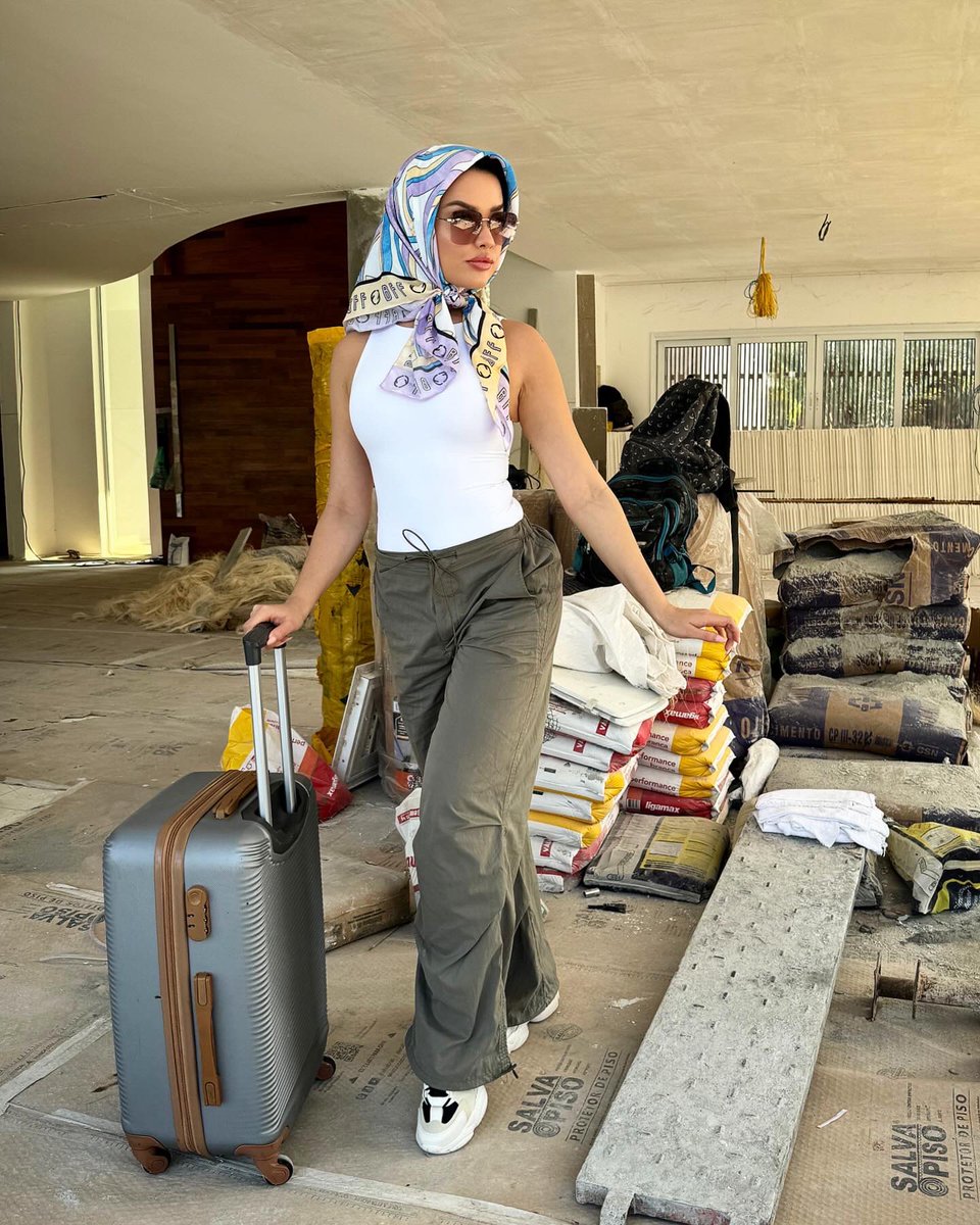 juliette's tweet photo. Quem é você na obra?! Kkkkkk https://t.co/qSUMCxgQQt