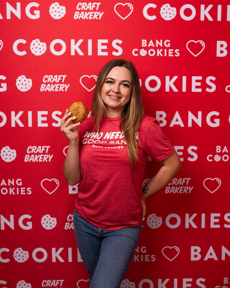 TryBangCookies's tweet photo. If you haven't already come check out our White Macadamia Chocolate Chunk!! We all know that @kseniaiglesias loves the nutty flavor! https://t.co/ZO9O7aIG39