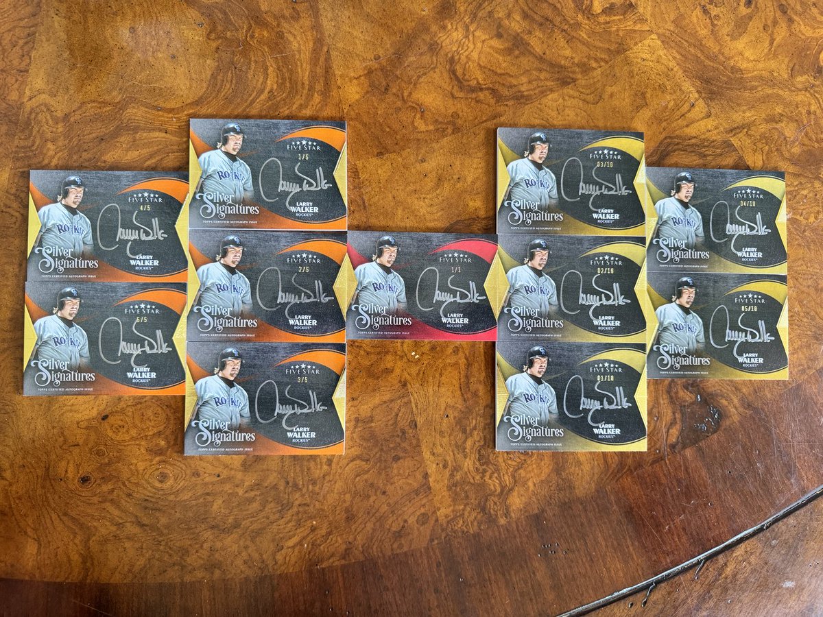 Cdnmooselips33's tweet image. When it’s too hot outside… might as well sign, sign, sign… @Topps