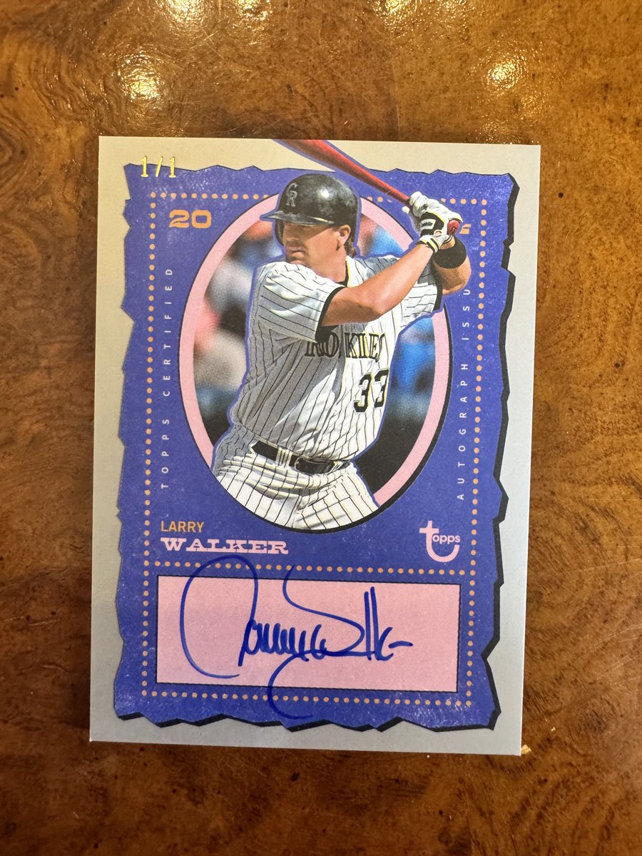 Cdnmooselips33's tweet image. When it’s too hot outside… might as well sign, sign, sign… @Topps