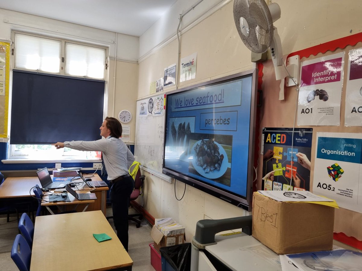 RodingValleyHS's tweet photo. Year 7 Languages day was a huge success! 11 different languages taught all in one day ! π
Thank you to Mr Melvin for organising it. #WeARErodingvalley https://t.co/Gl5SJIaXVW