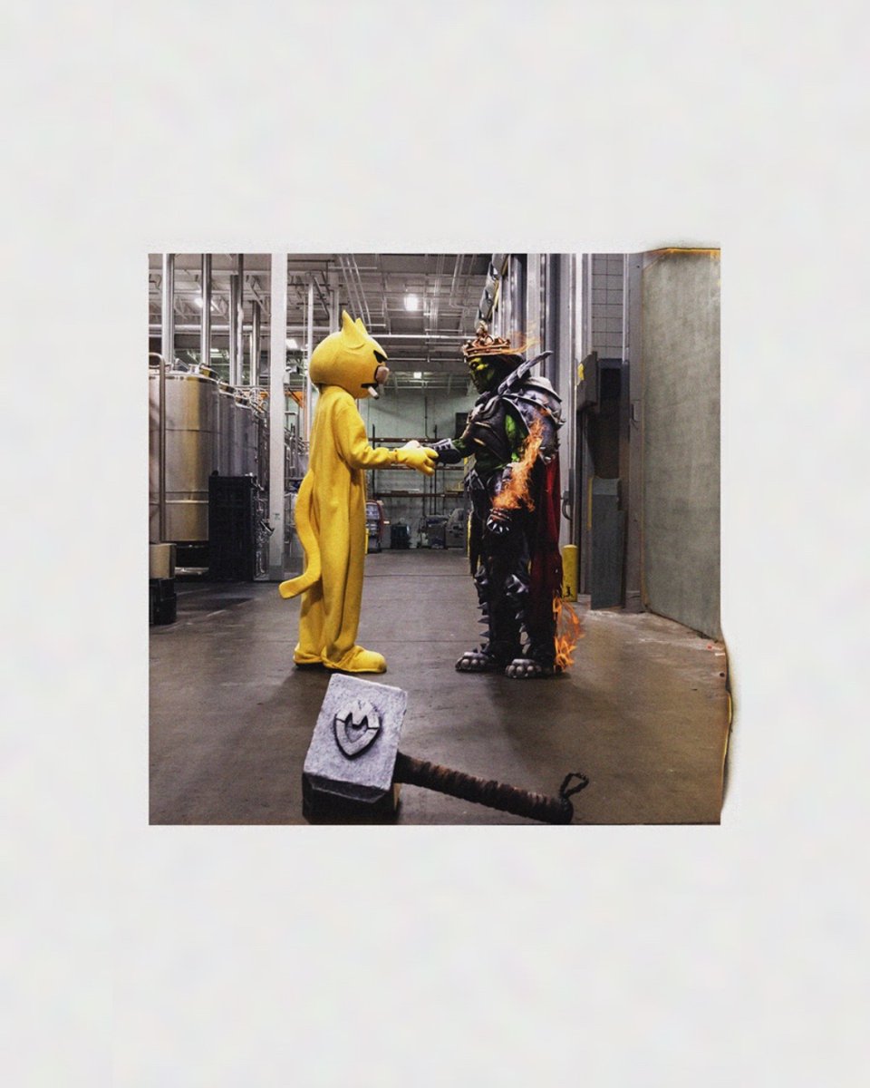 Threatened by shadows at night . . . 
 😼 🧟‍♂️

Costumes by @maggotgrace