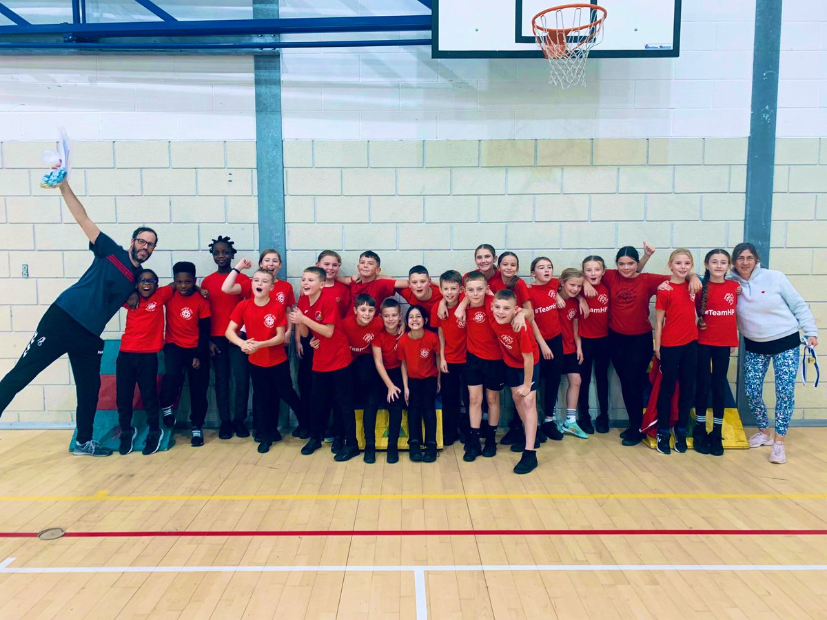 HeadleyParkPrim's tweet photo. The School Games Mark is a Government-led award scheme, facilitated by @YouthSportTrust, to recognise schools for their commitment to sport &amp; children’s physical well-being

We’re really proud to once again be recognised as a platinum school as part of the amazing @AshtonSSP 🤝 https://t.co/QfKn2NrB4Q