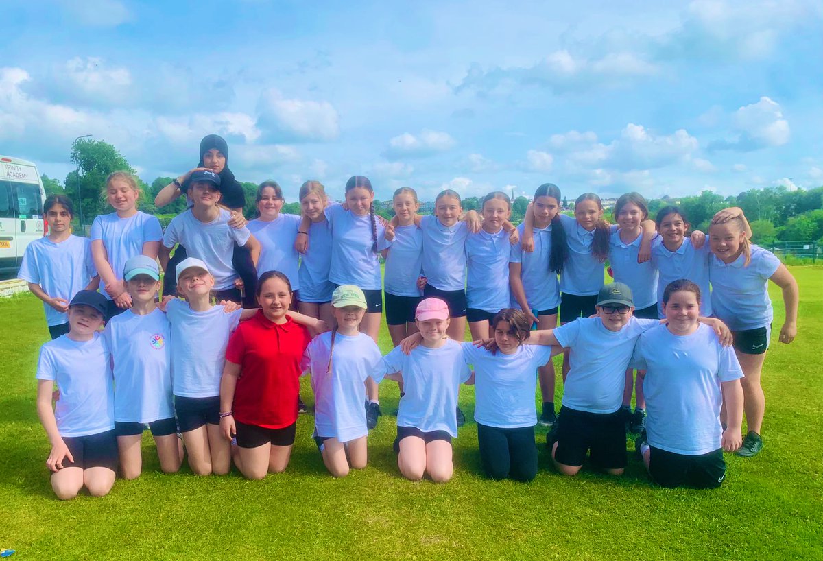 HeadleyParkPrim's tweet photo. The School Games Mark is a Government-led award scheme, facilitated by @YouthSportTrust, to recognise schools for their commitment to sport &amp; children’s physical well-being

We’re really proud to once again be recognised as a platinum school as part of the amazing @AshtonSSP 🤝 https://t.co/QfKn2NrB4Q