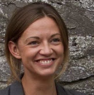JillKerby's tweet photo. @OkayBiology Yet another overpaid politician &amp; biological man, makes a public fool of himself. Alas,nearly EVERY elected Irish woman politician, incl 3 party leaders 👇🏻are also unable to answer a simple question: “What is a woman?” w’out including ‘men-who-pretend.’ #McDonald #Bacik #Cairns https://t.co/K6tUIrkUlL