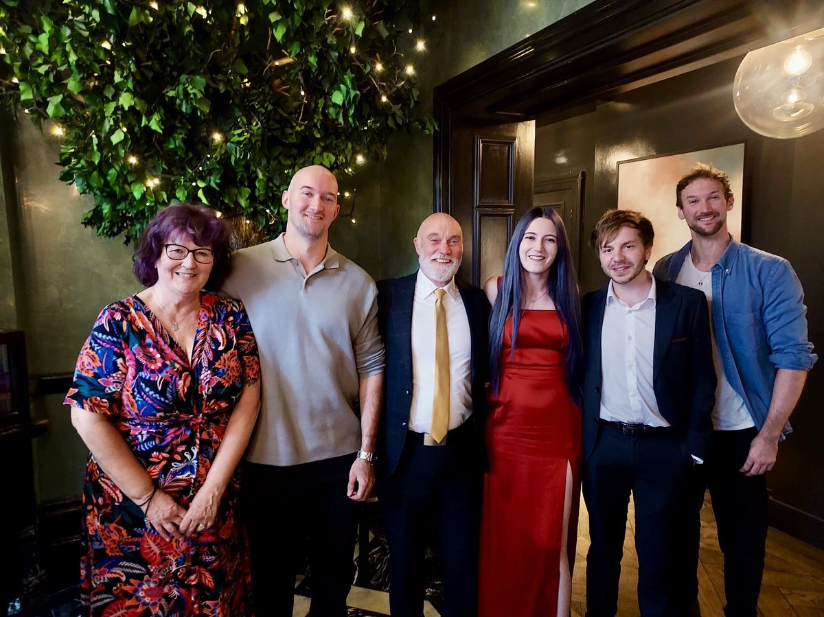 MelaniePHSeaton's tweet photo. Dr Melanie Seaton, PhD 🎓

Today was the perfect graduation day and I was so lucky to celebrate this frankly massive achievement with my wonderful family, partner and friends. I’m so so grateful to you all. On to the next adventure!! 💖🎓💫 https://t.co/89RUuKgcOP