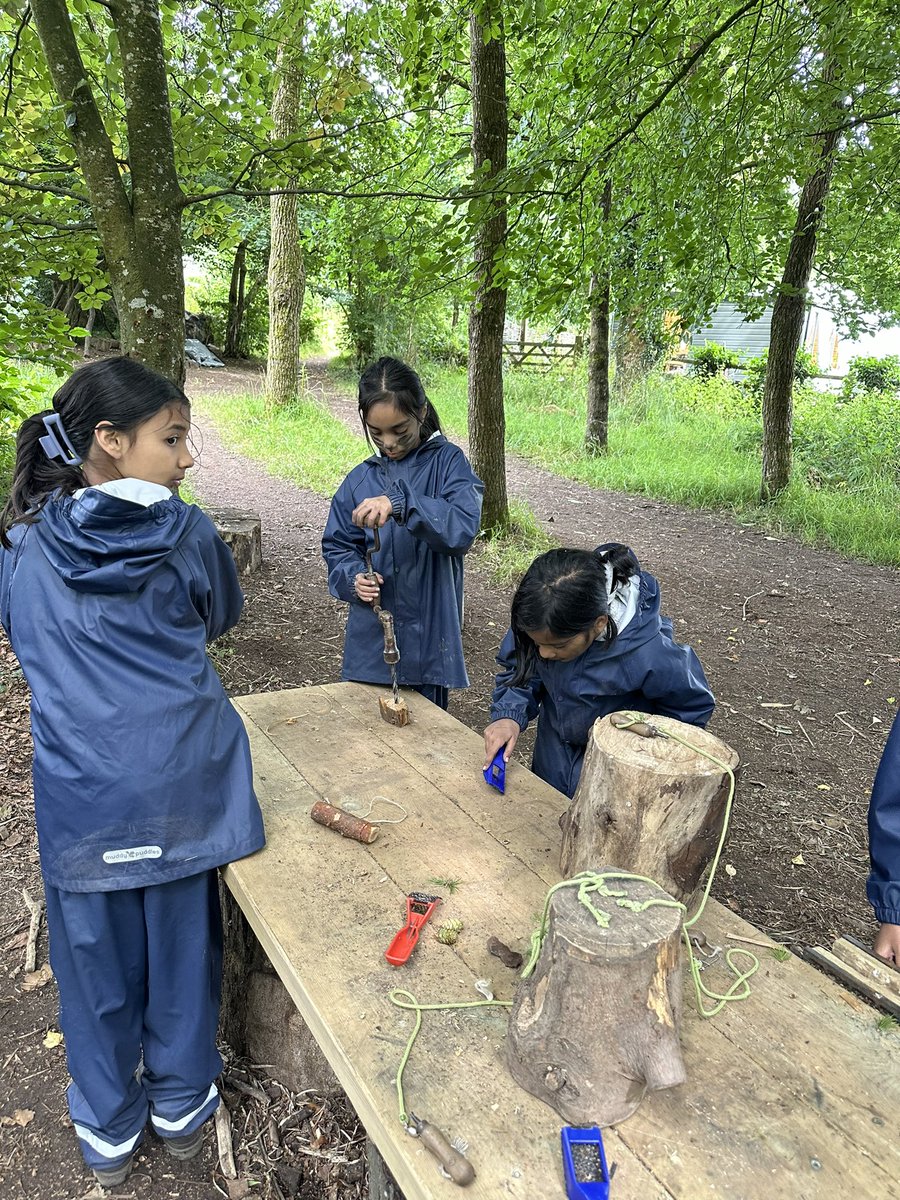 MayflowerSch's tweet photo. Having a great time in Spinney! #Nethercott https://t.co/b59Rj99qG6