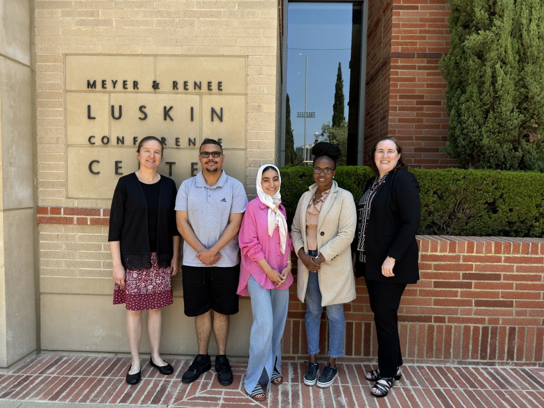 The American Association of Immunologists (AAI) (@immunologyaai) on Twitter photo The #AAIIntro Immunology Course continued yesterday in LA! Attendees learned about #DendriticCells from <a href="/Idoyaga_Lab/">Idoyaga Lab</a>, B Cell Development & Maturation from <a href="/ShivPillai4/">Shiv Pillai</a>, and much more. We are also pleased to recognize our High School Teachers Program and the <a href="/iuis_online/">International Union of Immunological Societies</a> Awardees. The #AAIIntro Immunology Course continued yesterday in LA! Attendees learned about #DendriticCells from <a href="/Idoyaga_Lab/">Idoyaga Lab</a>, B Cell Development & Maturation from <a href="/ShivPillai4/">Shiv Pillai</a>, and much more. We are also pleased to recognize our High School Teachers Program and the <a href="/iuis_online/">International Union of Immunological Societies</a> Awardees.