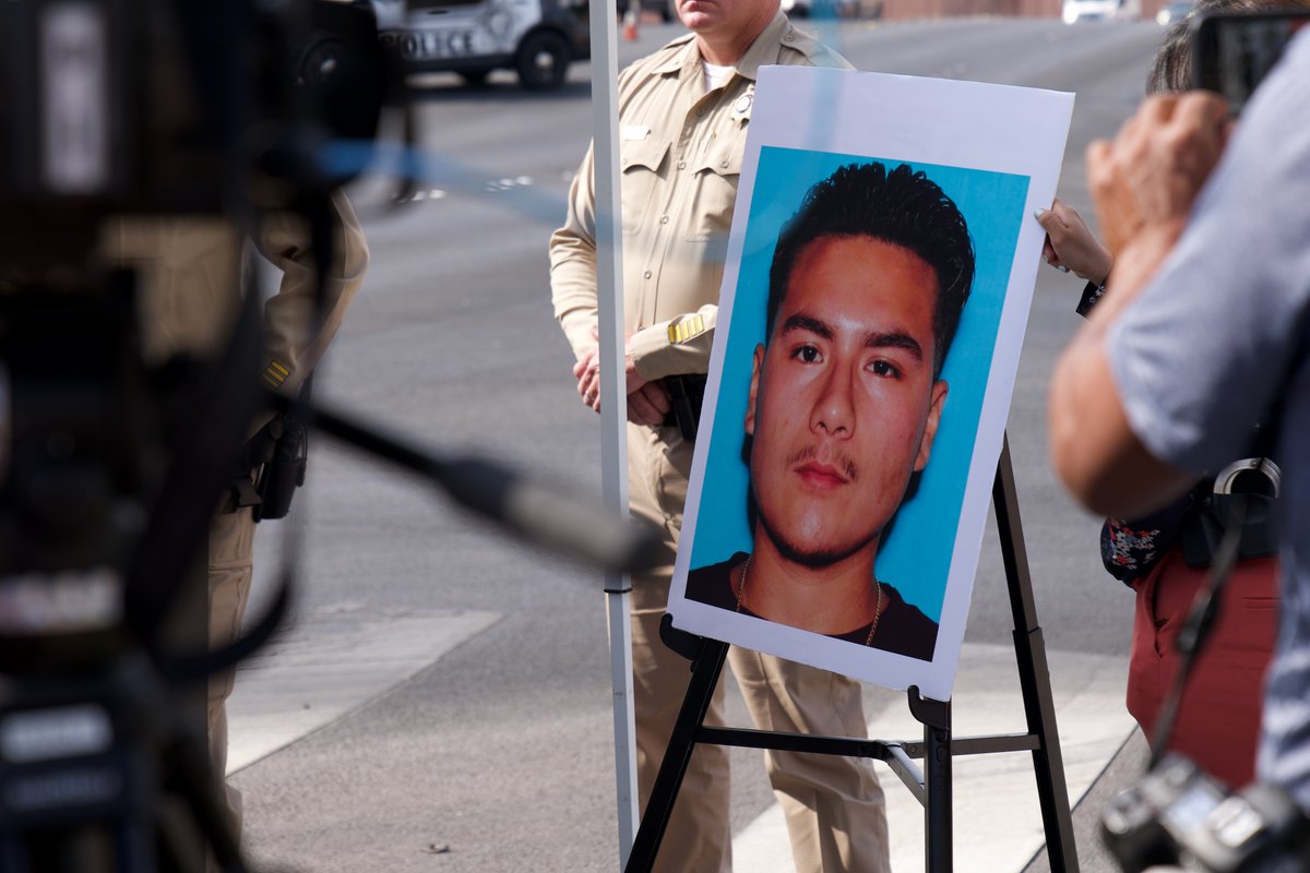 LVMPD's tweet photo. Our @LVMPD_Traffic Fatal Detail is urging anyone with information to come forward in this crash that claimed the lives of two young men in our community.
During a news conference this morning, Sgt. Rich Rundell was joined by the mother of one of the victims, Jannell Velasquez. https://t.co/DVrvkNwjsY