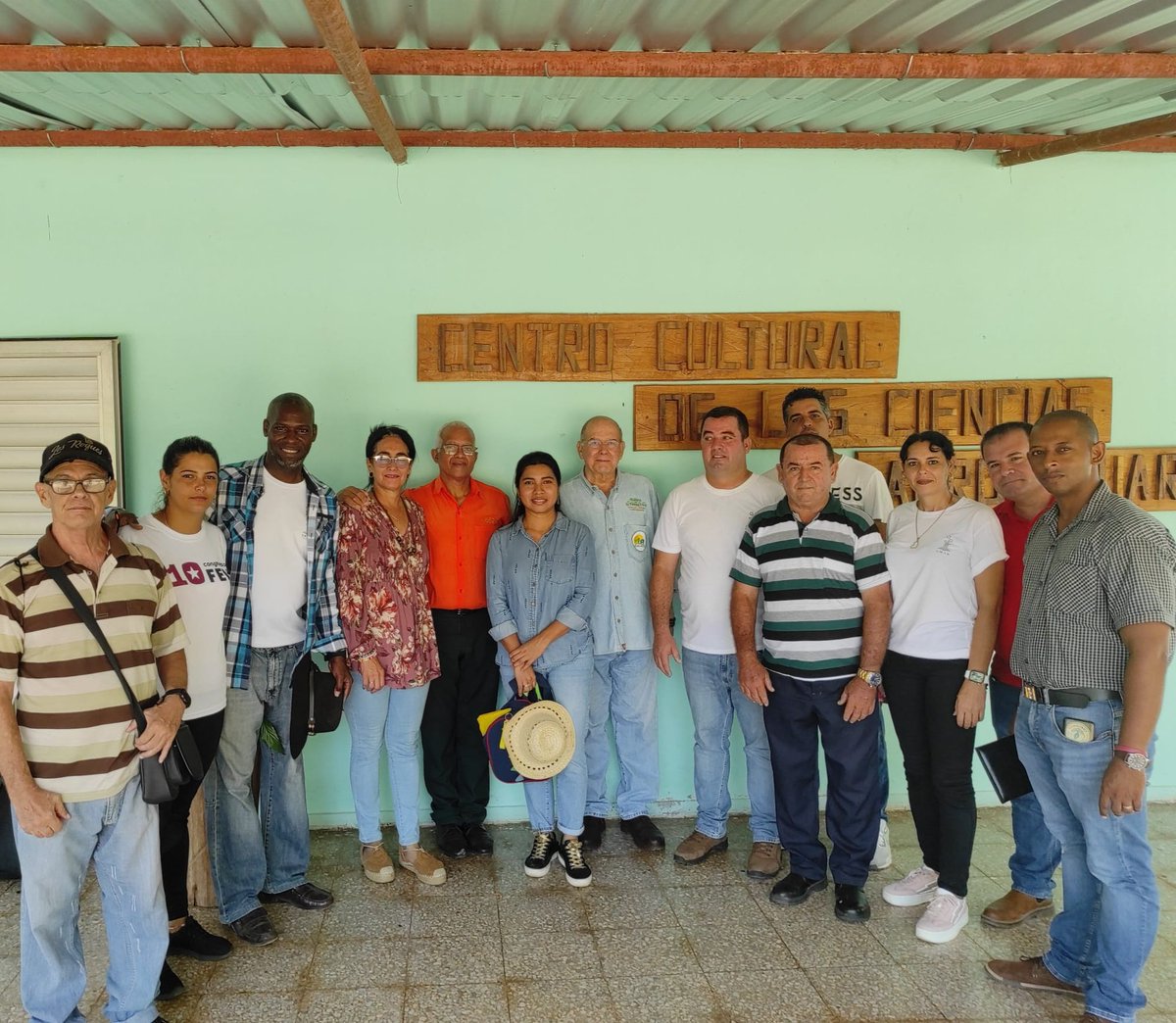 granjaalternat's tweet photo. yabeque, Cuba.
Estamos  agradecidos con la Granja Universitaria El Guayabal - UNAH por invitarnos en el marco del I Encuentro de Emprendedores del Agroturismo en Mayabeque, un evento de gran relevancia organizado por la Universidad Agraria de La Habana - UNAH, IBEROATUR y ECOTUR. https://t.co/wgHd4jhVa5