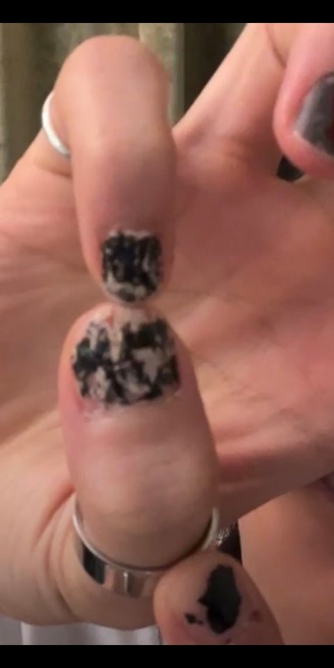 stayssip's tweet photo. For the first time in a long while I'm more concerned than confused did he use it on a chainsaw to test durability?? WHY DOES IT LOOK LIKE THAT???? https://t.co/2hBW3WlPVB