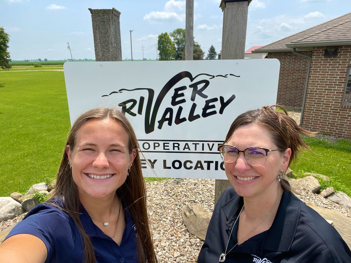 rvcinterns's tweet photo. Shadowing Cathy Green today. She is the Talent Specialist in the HR department. Today’s agenda was interviews at the new Valley location and Geneseo. Thanks Cathy!

@Catherine091985 
#newexperiences #RVCintern

-SK https://t.co/0Wsz9qBTT5