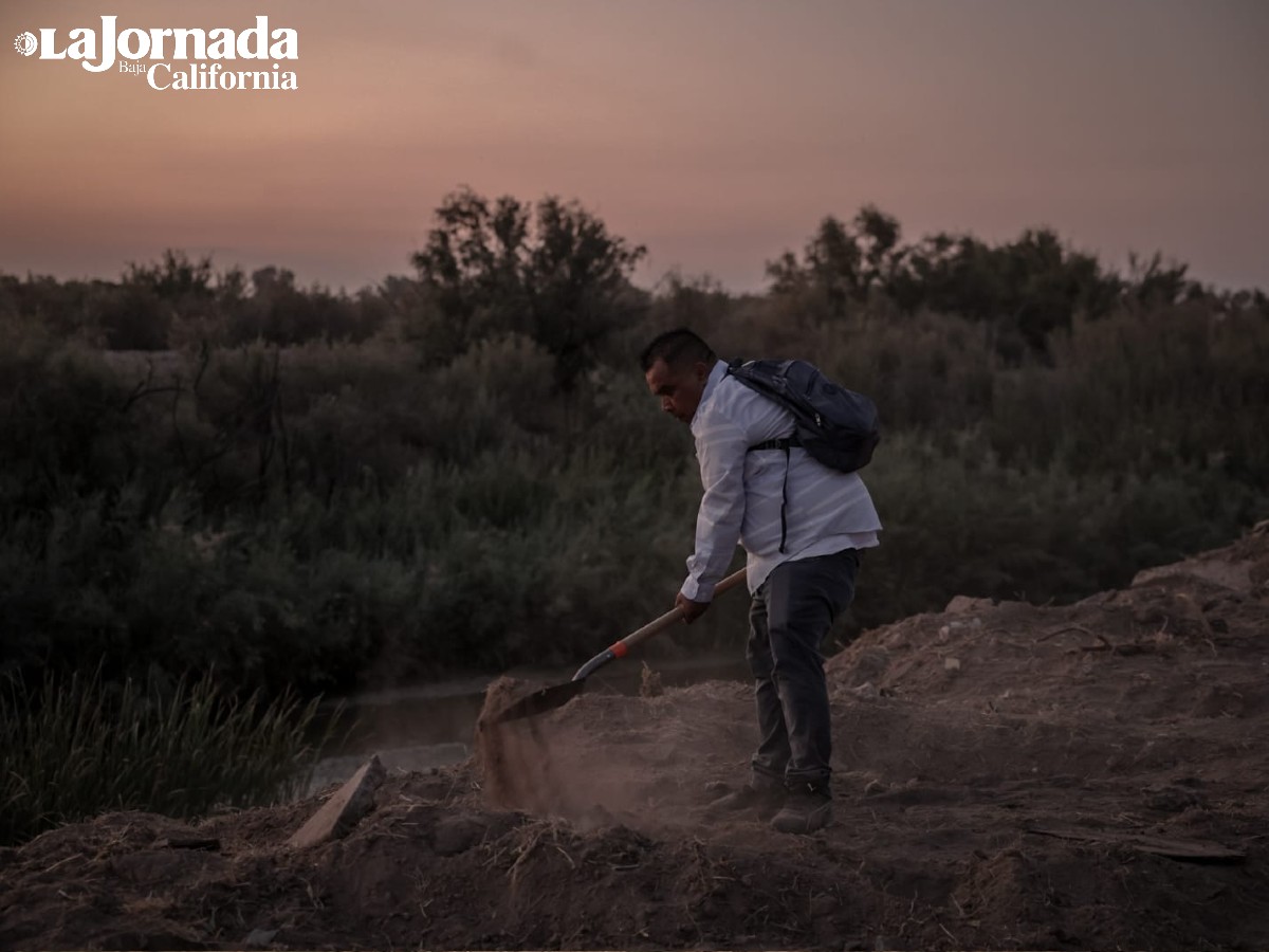 LaJornadaBC's tweet photo. ENCUENTRAN EL CUERPO DE PAOLA ANDREA, JOVEN DESAPARECIDA TRAS TOMAR UN TAXI EN MEXICALI

El cadáver fue localizado alrededor de las 8:11 de la mañana en una búsqueda realizada por familiares y autoridades

Se ha confirmado de manera preliminar que se trata del cuerpo de la joven

📕 Lee la nota: https://t.co/D5x1UWQab0