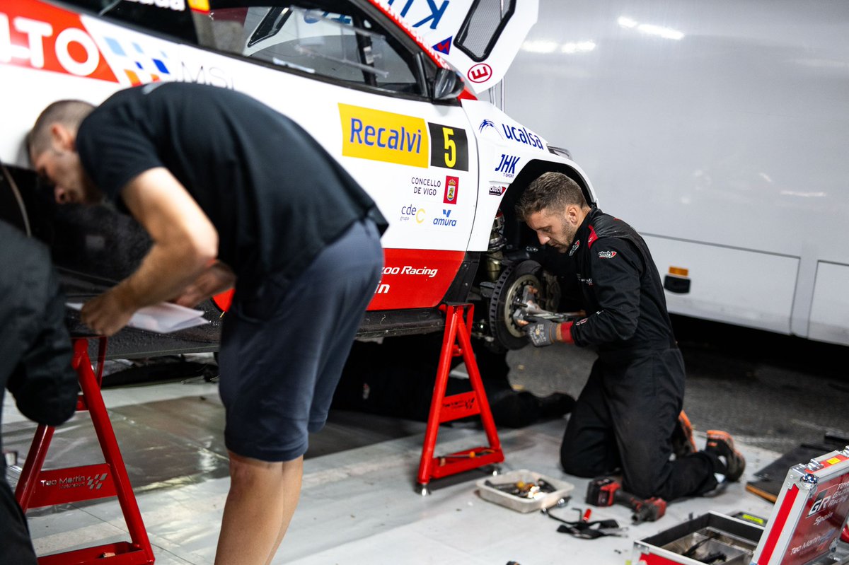 msiracingteam_'s tweet photo. 🛠️El trabajo del equipo en la asistencia, clave para el desarrollo del rally

💪🏼El equipo ya está trabajando para la siguiente prueba del @SuperCER_RFEDA , el Rally Princesa de Asturias, del 6 al 7 de septiembre 📆 https://t.co/0rg0yxqOsv