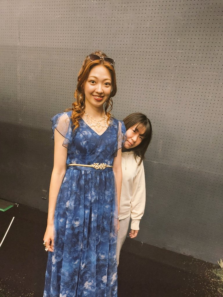 singinmiffy's tweet photo. "楽しい！"という役ではなかったけど、毎回が魂の震える経験だった。
私のアバター詩帆=えりか氏 @eri_musica 、稽古から公演まで常に新鮮なお手合わせをありがとう✨
服お揃いになったり数度発言ハモったり、怖いくらい同一人物でした。
するっとお互いの役への考え��聞けるのも素敵だった
#box2024 https://t.co/p9bSzHUDyJ