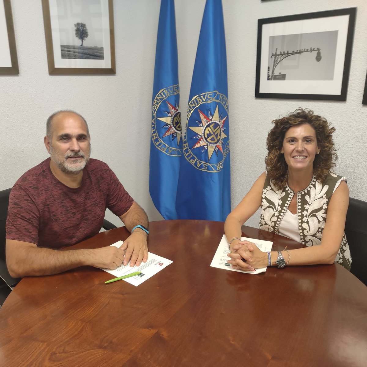 Muchas gracias a la UNED por su compromiso con el FESCIGU, ayudando en la XXII Edición del Festival de Cine de Guadalajara. Gracias por el apoyo al cine y la cultura. 

Lorena Jiménez, directora de la UNED, y Luis Moreno, director del FESCIGU, firmaban está mañana el convenio.