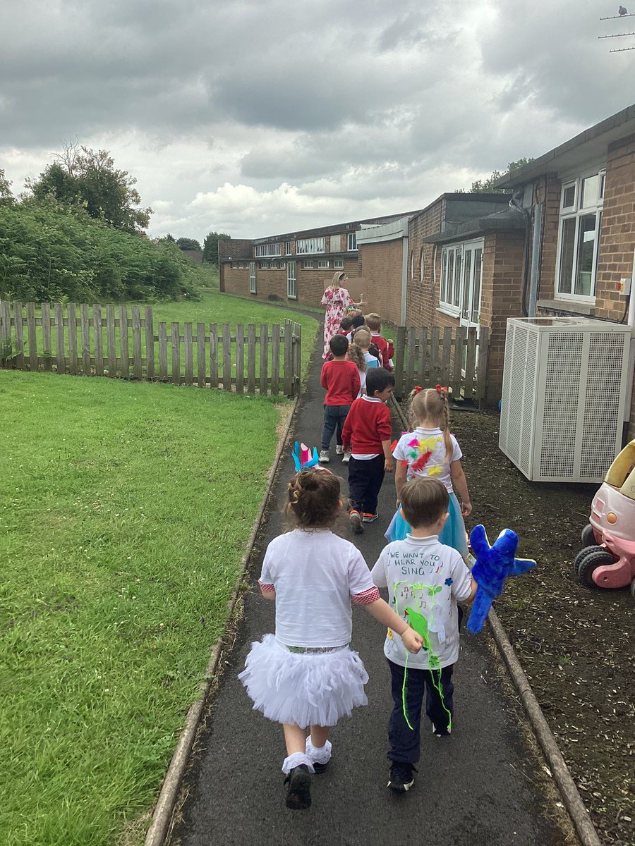 PCPNursery's tweet photo. Marking the end of our conservation project, we have used our voices to express our concern for Songbirds and our creative skills to create some wonderful and inspiring conservation t-shirts at home. #breakthesilence #pcpconservation #pcprrs @LearnatCZ @chesterzoo 🦜💕🇮🇩 https://t.co/ZX9H6Rdqfy