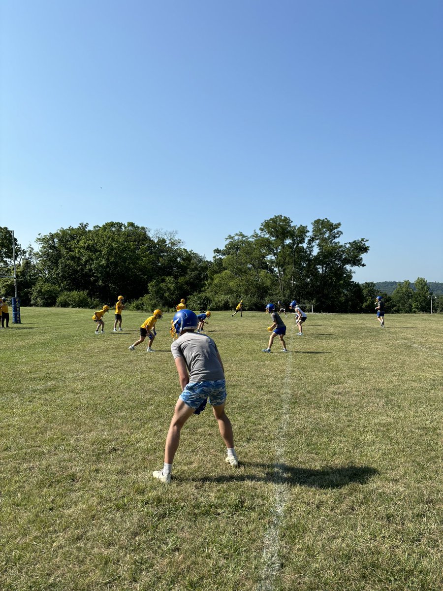 MariemontFB's tweet photo. Thank you to @CneRockets for coming out to @Mariemont_HS for a great morning of 7v7 competition!! 

Another step closer towards the season! Congrats to @TalonVianello and @GGeorgostathis on earning their helmet stripes off today!! Hard work pays off!

#faMily
#GoWarriors https://t.co/wE2X2Pl3FO