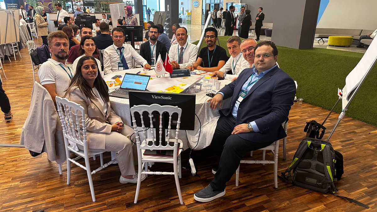 remora_co's tweet photo. 🚀 Remora Teknoloji olarak, 2024-2027 yıllarını kapsayan Stratejik Planın tamamlanması amacıyla düzenlenen çalıştaya katılım sağladık!
📝 Bu önemli etkinlikte kamu temsilcileri, akademisyenler, STK’lar ve özel sektör temsilcileri bir araya geldi.
 #StratejikPlan #BilisimVadisi https://t.co/LhDLozK51g