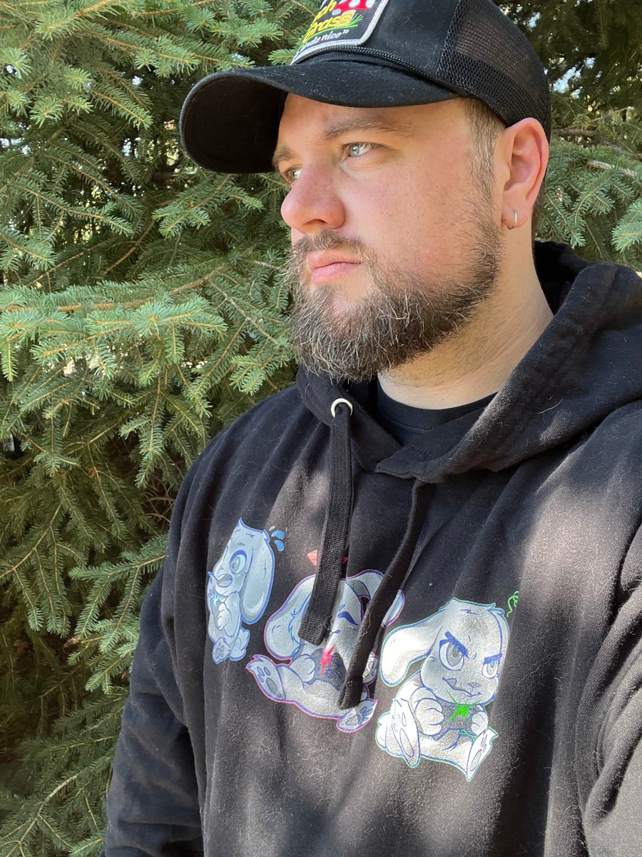 ChrispyGameplay's tweet photo. Introducing the Friday Night Collection✨

Seven years in the making.

First ever merch.

Sweatshirt, crop hoodie, 2 t-shirts, and MORE.

LIVE NOW:
https://t.co/AxhyDn7zOr https://t.co/k8Kr5gPj6o