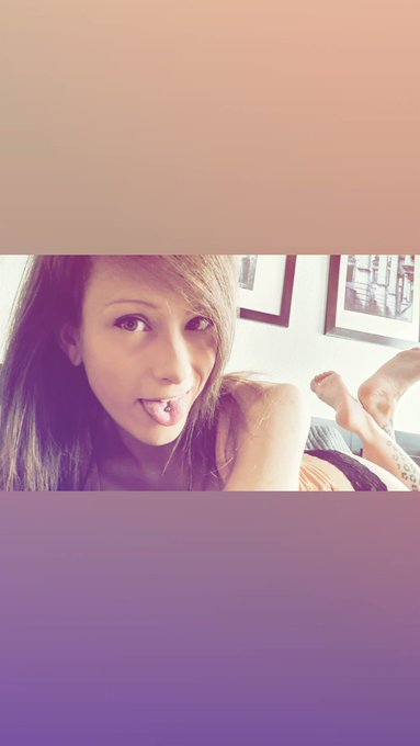 Hey ihr Lieben :) W&uuml;rde echt gerne gleich live kommen, aber mir ist einfach viel zu warm.. 🫠🫠 Sonntag<a href="/tag/livestream"class="tags"><span>#livestream</span></a><a href="/tag/big7"class="tags"><span>#big7</span></a><a href="/tag/visitx"class="tags"><span>#visitx</span></a><a href="/tag/mydirtyhobby"class="tags"><span>#mydirtyhobby</span></a><a href="/tag/livestrip"class="tags"><span>#livestrip</span></a>