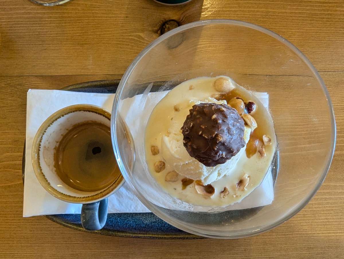 We headed to Isla today - the new small plates restaurant from <a href="/CoarseDurham/">coarse</a> in North Road - and what a delight it was! The food is as lovely as you expect by now from the Coarse team, served by cheery staff in beautiful, relaxed surroundings. A great addition to #Durham! 💛💙