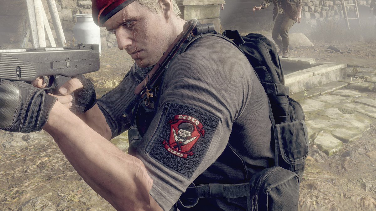 Alex147dancer's tweet image. Still don't know how this kydex sheath is fixed on the mbss vest

#RE4
#Krauser