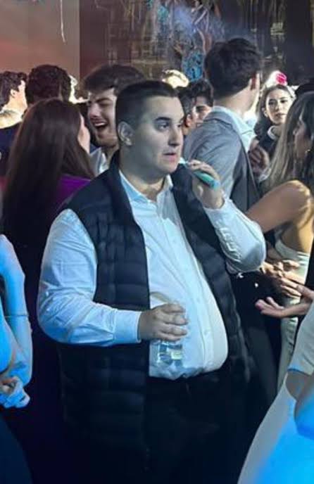 ChumelTorrees's tweet photo. Que ganotas de darle una vida así a mis hijos con solo $200 en la cartera. https://t.co/8mdwQEIs0s