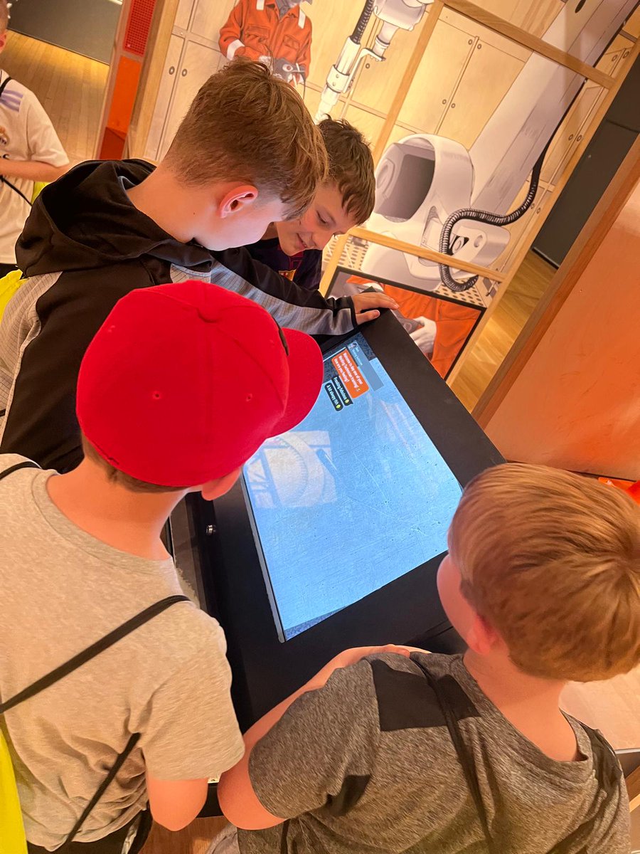 BlackoPrimary's tweet photo. Next stop @sciencemuseum for discoveries of the technological kind. The children were especially impressed with the medical display #doctorsofthefuture @ThePennineTrust #BPSLondon2024 https://t.co/SBf5kEpDBP