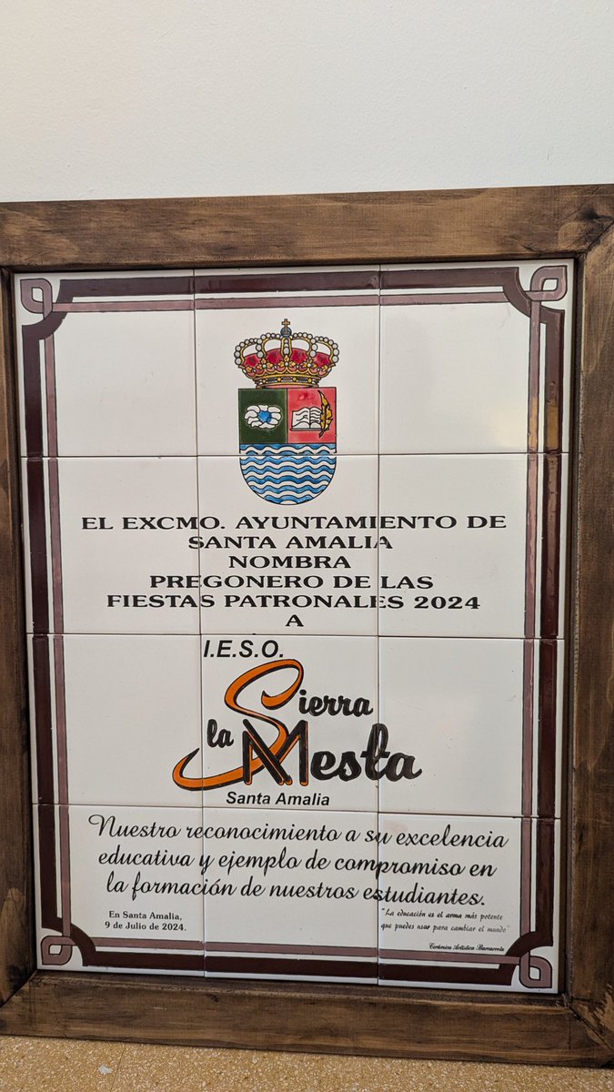 IESO_SlaMesta's tweet photo. Cerramos este maravilloso curso con un broche de oro. Ha sido un honor haber sido los pregoneros para inaugurar las Fiestas en honor a la patrona del pueblo Santa Amalia. Gracias al Ayuntamiento por poner en valor la educación y hacer comunidad educativa. 
Viva Santa Amalia. https://t.co/ROCoKW1Ue8