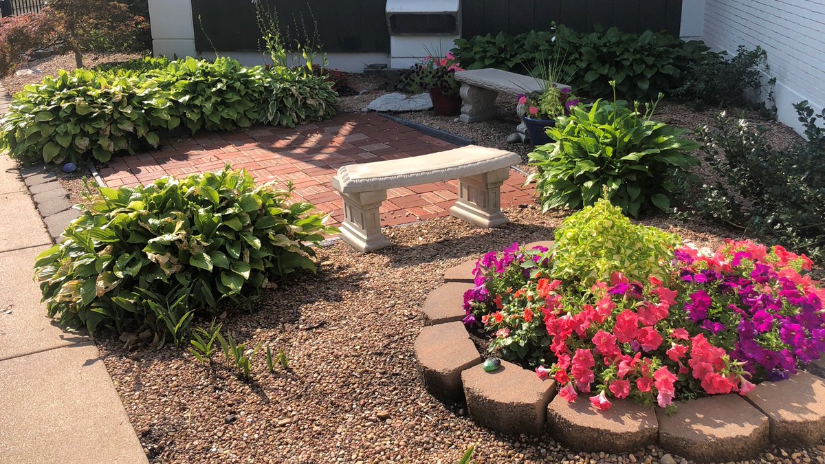 KUSM_Wichita's tweet image. 👀 Brilliant colors are emerging in our AIDS Memorial Garden, adjacent to the KU Wichita Internal Medicine Midtown Clinic. #exploreKU