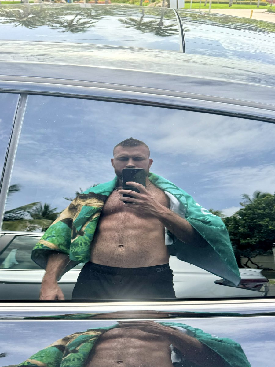 captainflxx's tweet photo. Beach 🏝️ https://t.co/vTSfuC2HrV