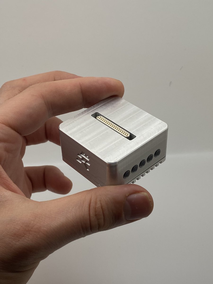 Bot_Blox's tweet photo. Tiny rugged ethernet switches for #satellites #drones and #robots.

We love designing this stuff 😍😍😍 https://t.co/QUBsGXhUah