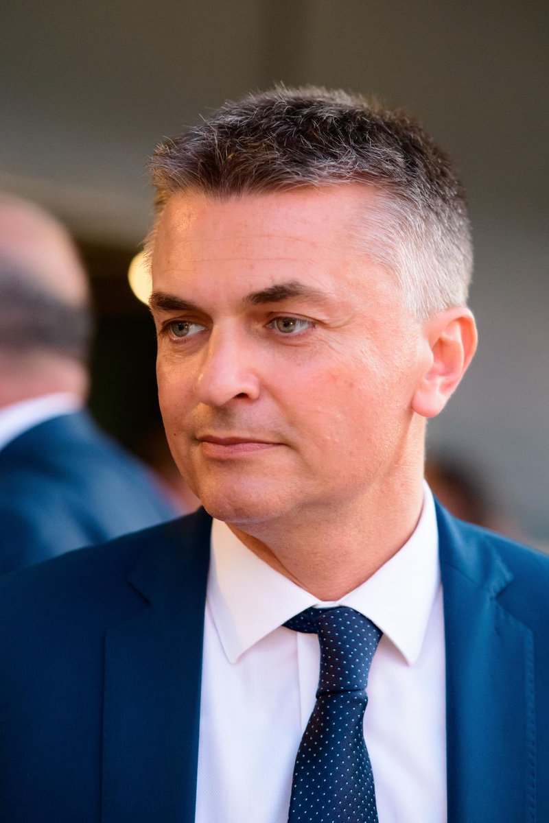 edorixi's tweet photo. La firma del #ccln dell’industria armatoriale è una buona notizia per garantire migliori condizioni di lavoro e un riconoscimento adeguato ai marittimi. Confido su un segnale per la conclusione della trattativa in corso per i lavoratori portuali con una soluzione condivisa. https://t.co/Ybpub1N7YL
