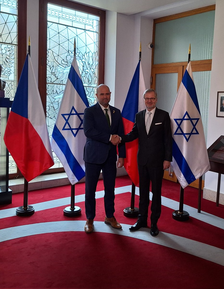 ZdenekNovak1's tweet photo. 3/4... a pak ho přijal premiér Petr Fiala... https://t.co/iRMYB5LInt