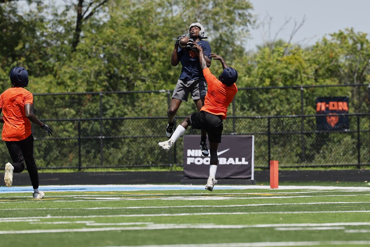 BearsOutreach's tweet photo. Congratulations to the Bears 2024 Nike 11On Champions @ElkGroveFB 🏆and the 7 on 7 winners @CorsairsFB. Now it's time for the ladies to ball out.🏈

#Nike11on 
#ThisIsHSFootball https://t.co/9Fq86VShXY