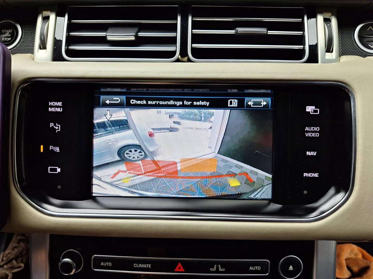 cheer_driving's tweet photo. Wireless CarPlay and Backup Camera Retrofit for the Range Rover l405
link: https://t.co/ZadlnoC6ZI

#cheerdriving #RangeRover #rangeroverl405 #l405 #rangeroverlife #rangeroverowners https://t.co/iuEVgrnAUp
