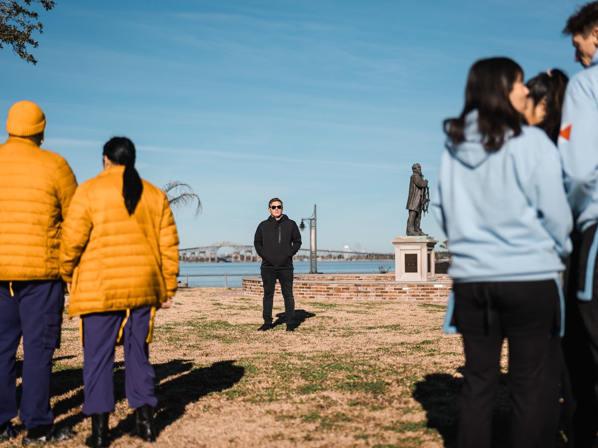 FoodNetwork's tweet photo. This week, @tylerflorence is sending a storm of hungry foodie pirates to judge the plates from the remaining food trucks! The teams will need all hands on deck to win the challenge and the game-changing reward! 💰

All-New #GreatFoodTruckRace > Sunday @ 8|7c https://t.co/66sSO0HM9p
