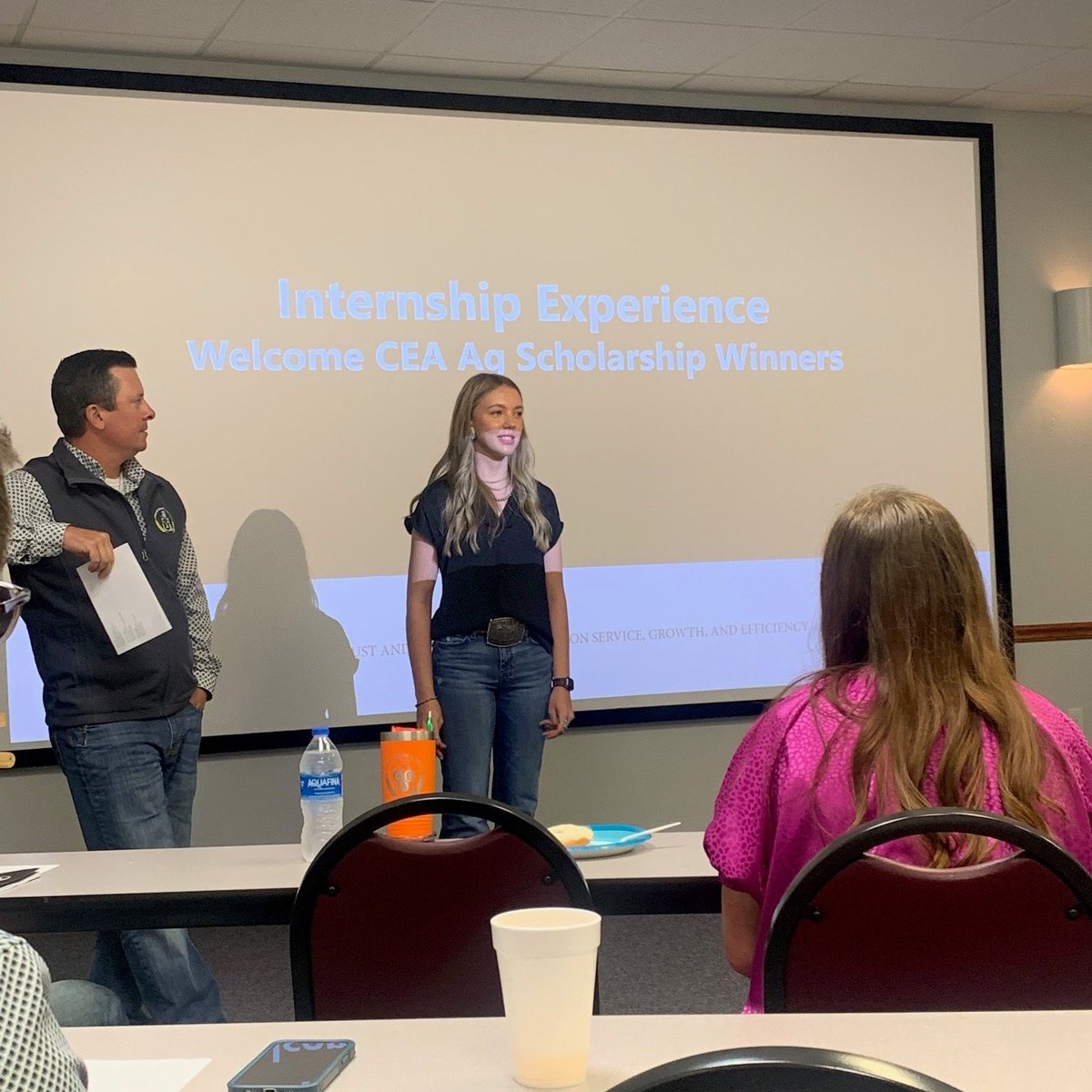 comarkequity's tweet photo. CEA's Ag Internship Experience was a huge success. It was an opportunity for the 2024 CEA Scholarship recipients to learn more about CEA, our member cooperatives, and careers in agriculture. #agriculture #CoopProud https://t.co/ygOu76EtfJ