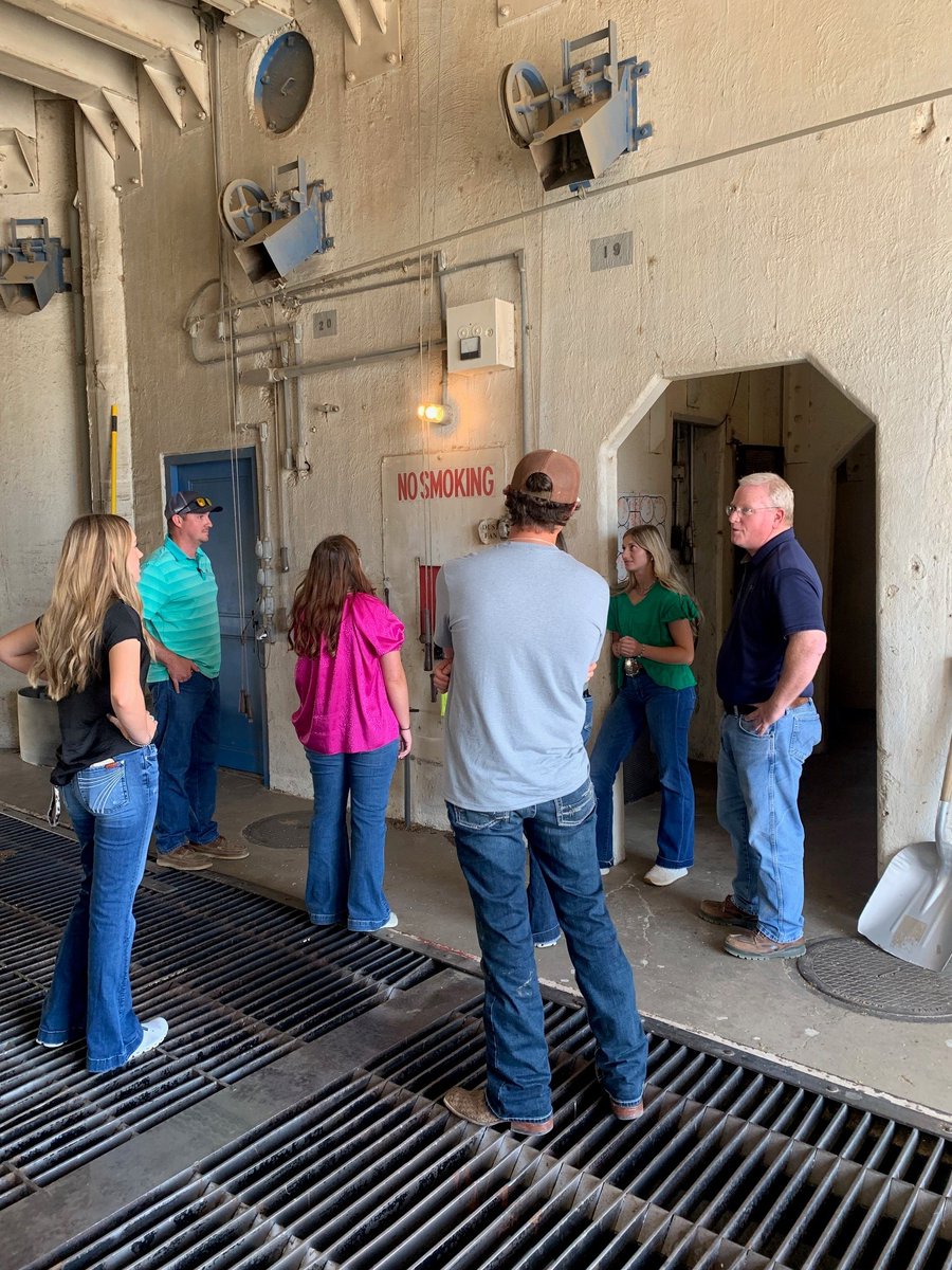 comarkequity's tweet photo. CEA's Ag Internship Experience was a huge success. It was an opportunity for the 2024 CEA Scholarship recipients to learn more about CEA, our member cooperatives, and careers in agriculture. #agriculture #CoopProud https://t.co/ygOu76EtfJ