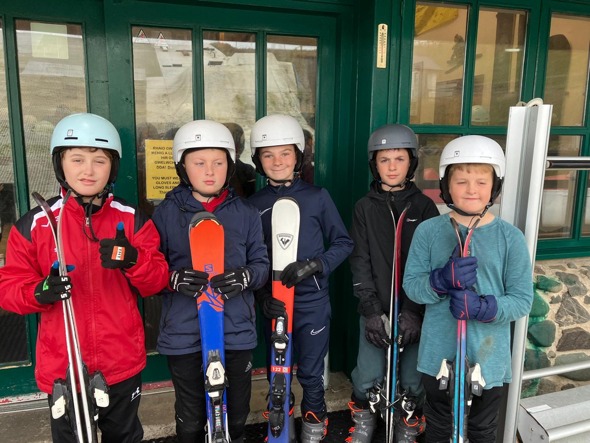 Amser sgïo 🎿⛸
Skïng time #pontiobt #llangrannog2024