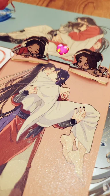 @ _warakite_  came to visit at AX2024 and brought so many wonderful gifts! Souvenirs from Japan, pretty cards and adorable standees made with her art! And even a Suou! I've always adored her art~so soft &amp; lovely~So glad I got to meet you (*'▽`*)Thank you again わら子さん 