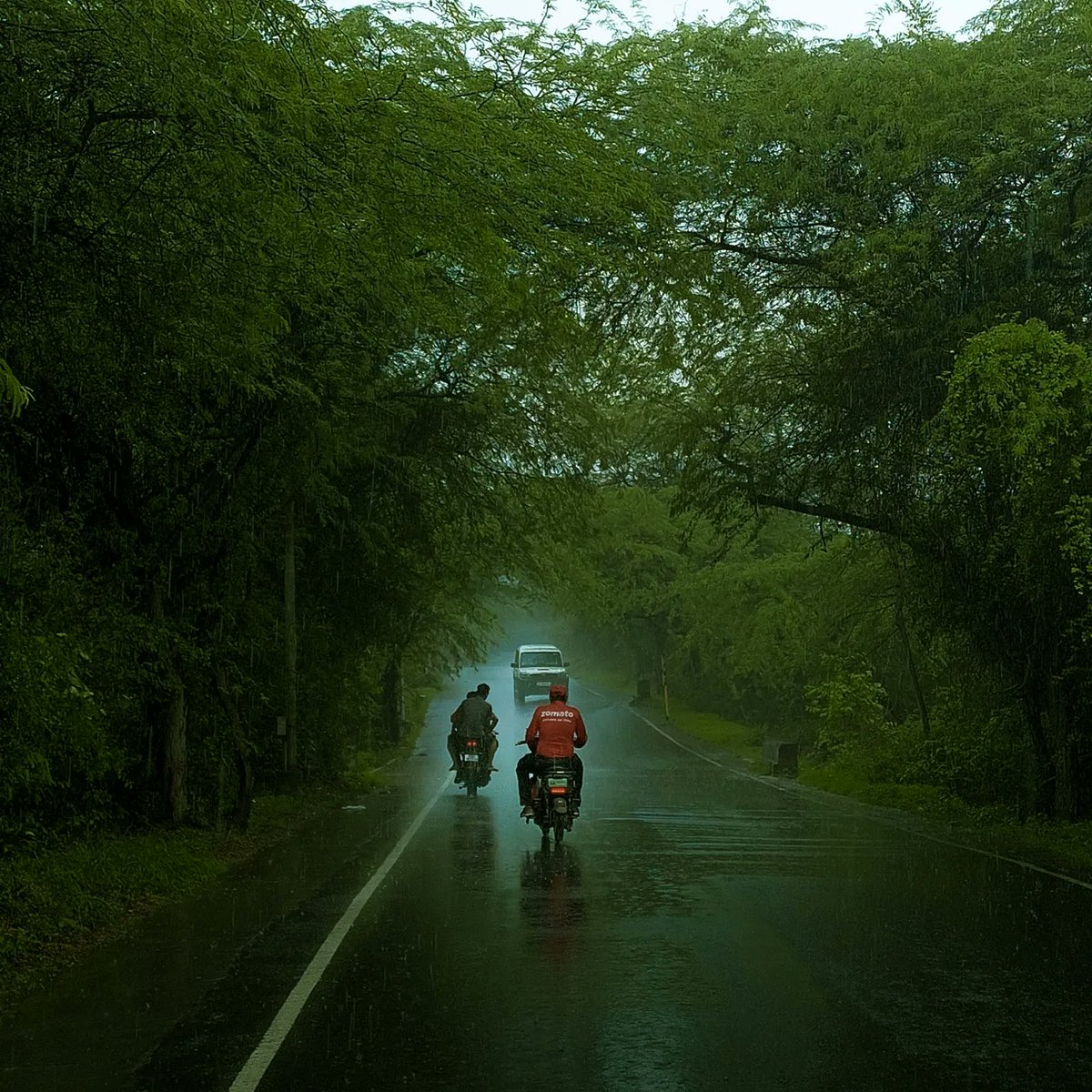 photoz_geek's tweet photo. @JNU_official_50 
JNU ft. Rain
shot on - @RedmiIndia @Snapdragon_IN

#jnu #cinematic
#cinematography #redminote10s #snapdragon #viral #photography #photographychallenge #university #indianuniversity https://t.co/wPxEjuunz0